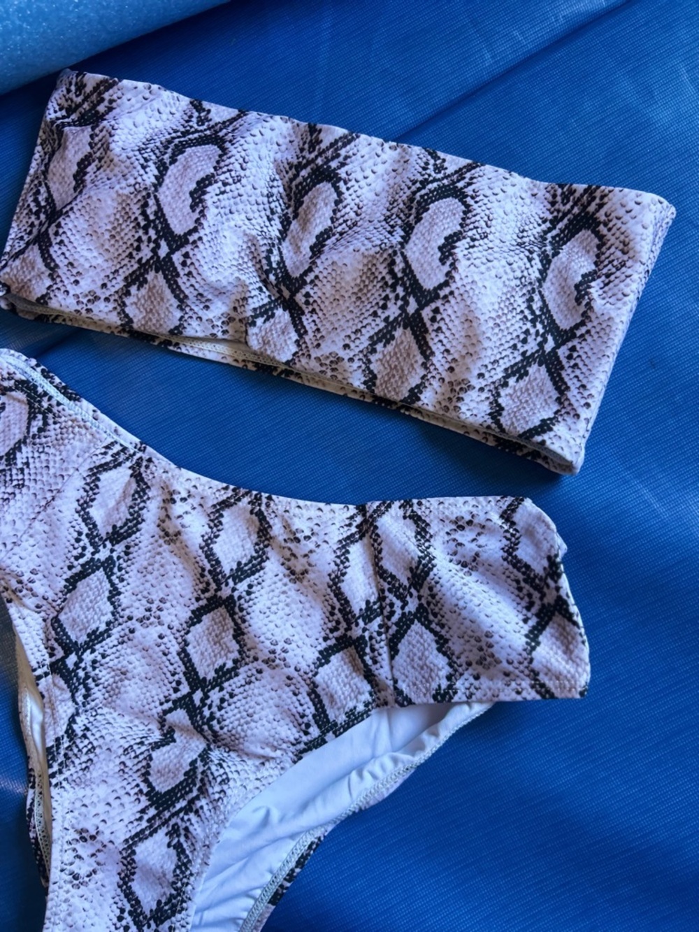 Yira Swimwear 2 piece snake print size M - Picture 6 of 7